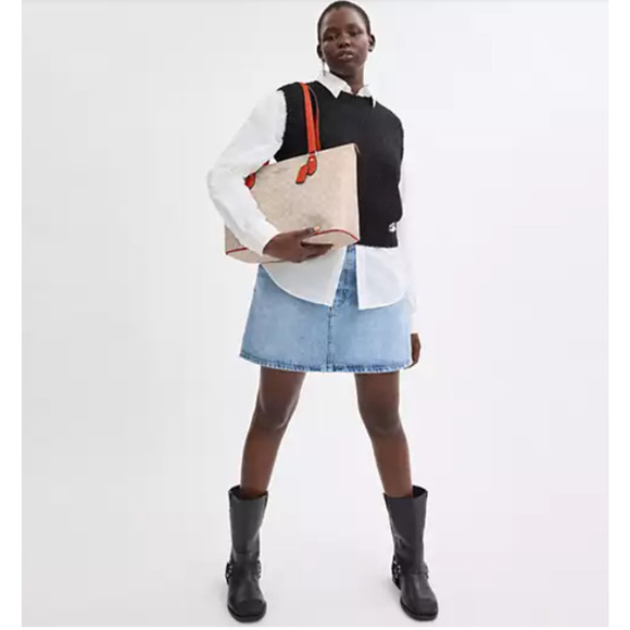 Coach Gallery Tote In Signature Canvas In Sand/Deep Orange CW381 NWT - Picture 4 of 11